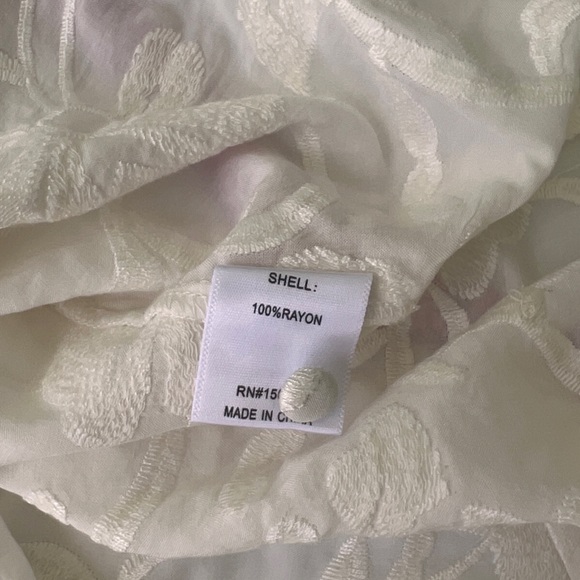 NWT Brixon Ivy Andrina Embroidery Cream Blouse Cropped Sleeves Sz A Rayon - Picture 9 of 10